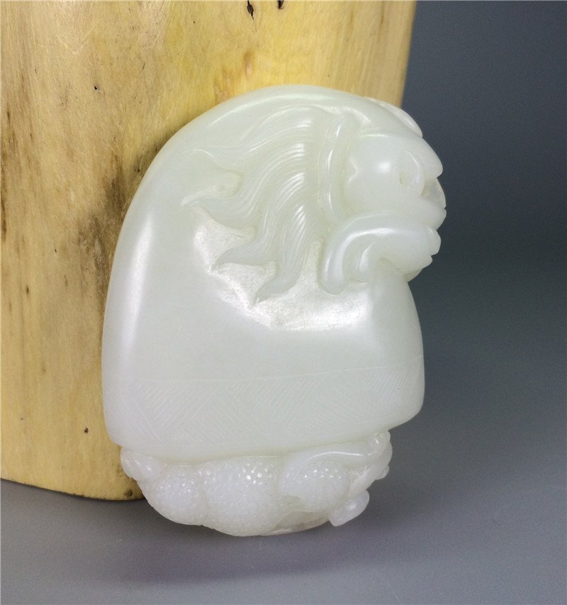 Chinese suet white jade carved Mascot with Dragon's hea (1 of 8)