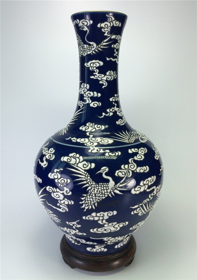 Qing Dynasty "QianLong" Blue glaze porcelain vase (with (1 of 5)