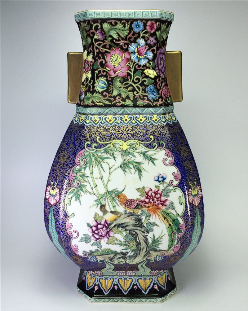 Qing Dynasty "QianLong" Exquisite Gilt famille rose (1 of 10)