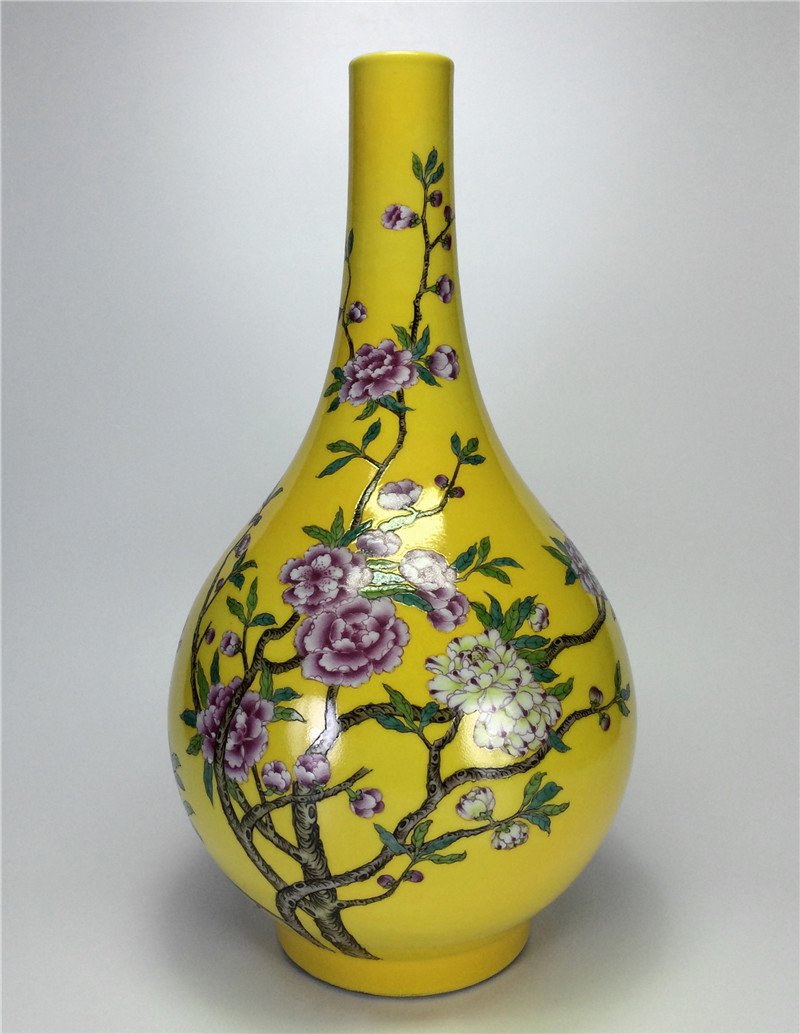 Qing Dynasty "YongZheng"  famille rose porcelain vase. (1 of 7)