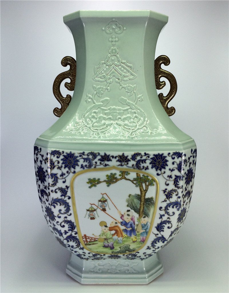 Exquisite porcelain Vase of Qing Dynasty "QianLong" Mar (1 of 9)