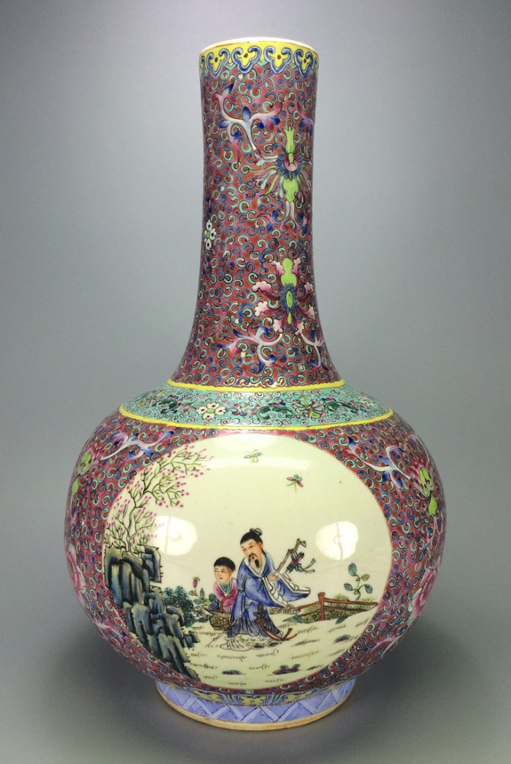 Qing Dynasty "QianLong" exquisite enamel porcelain vase (1 of 9)