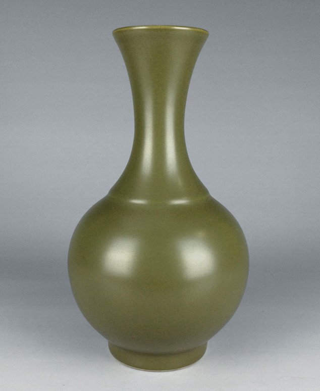 Qing Dynasty "YongZheng"  Tea Glaze Porcelain Vase (1 of 4)