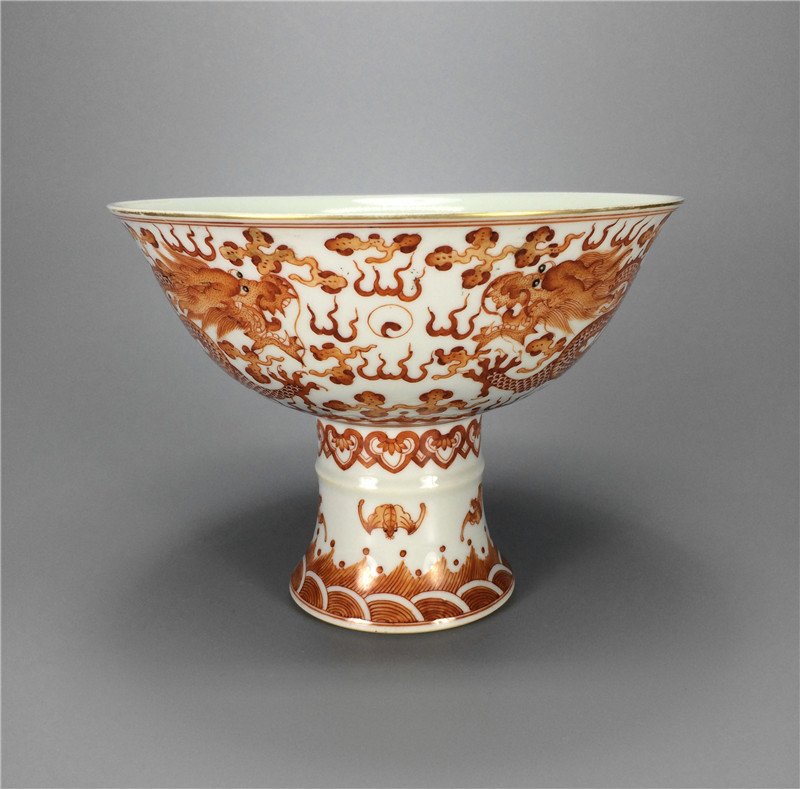 Qing Dynasty "QianLong" porcelain chalice.: Qing Dynasty "QianLong" porcelain chalice. Measure(inch), Height: 5-1/8, Diameter: 6-7/8 .