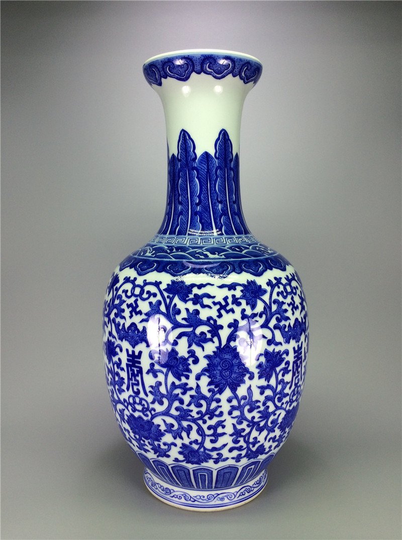 Qing Dynasty "QianLong" blue and white large porcelain (1 of 10)