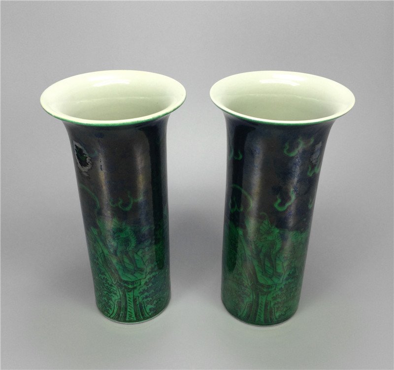 Qing Dynasty "KangXi" Pair porcelain vases. (1 of 6)