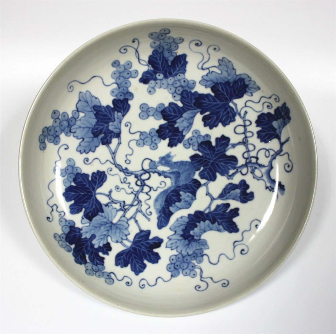 Chinese antique blue and white porcelain plate .: Chinese antique blue and white porcelain plate . Measure(inch), Height: 2-1/4, Diameter: 11-1/8 .