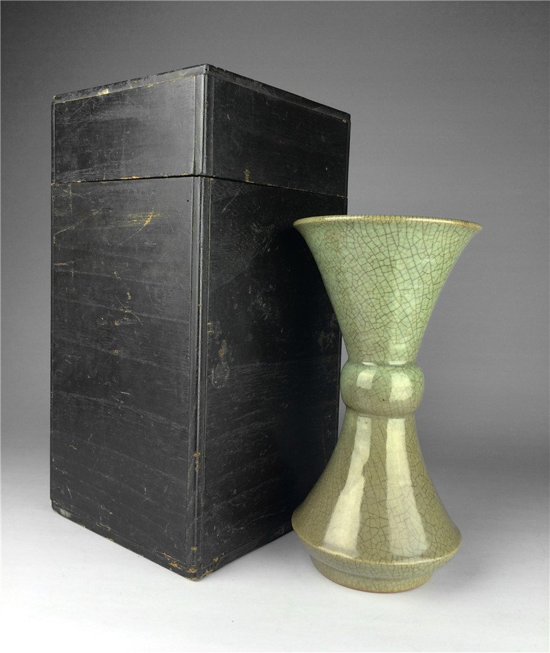 Chinese antique celadon porcelain Flower goblet (1 of 10)