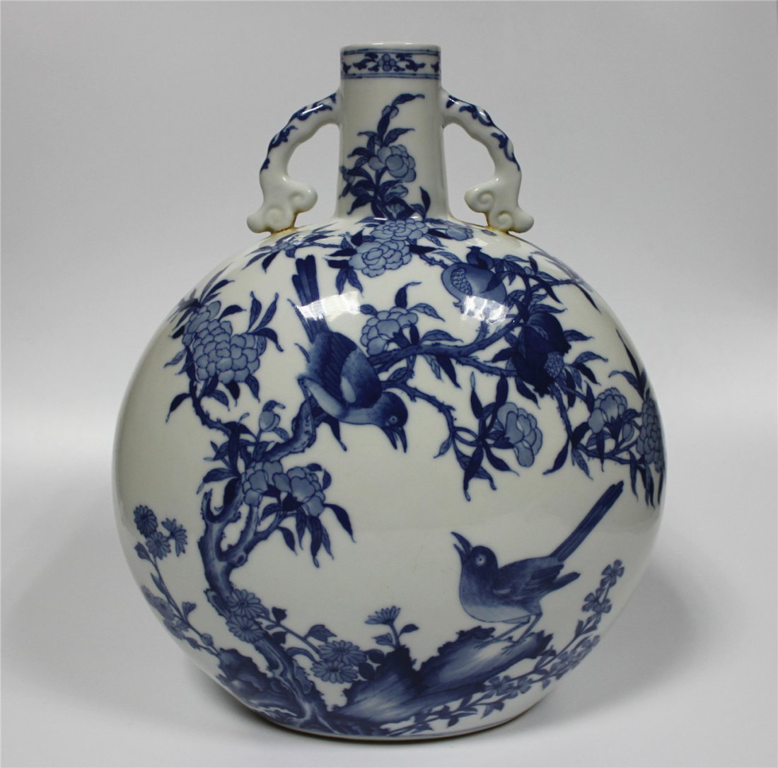 Exquisite blue and white porcelain flat vase of Qing Dy (1 of 10)