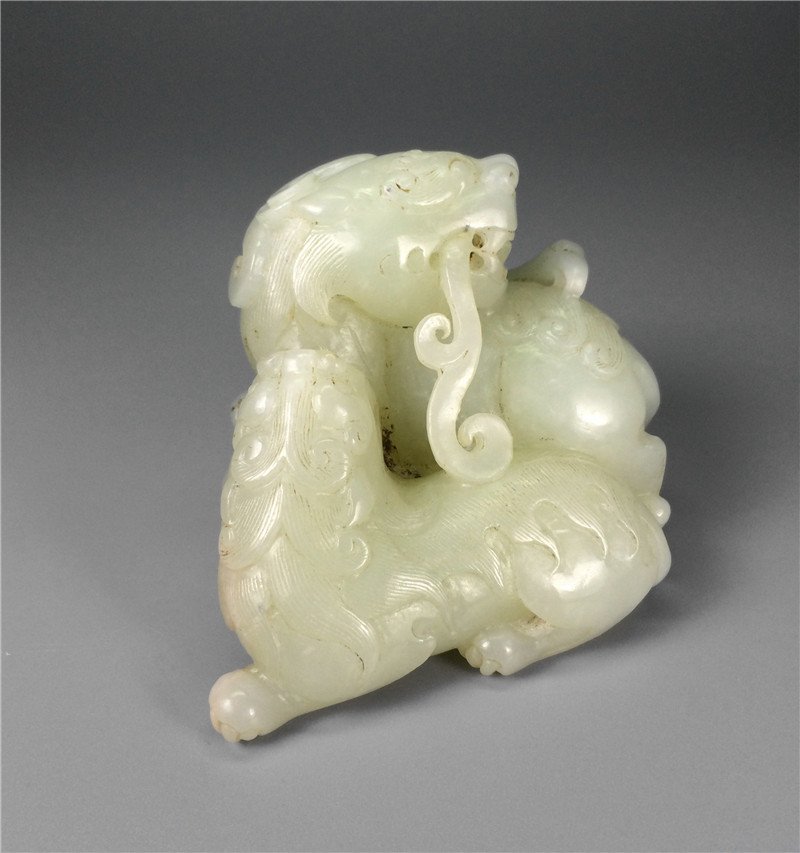 Chinese Qing Dynasty white jade carved two lions. (1 of 5)