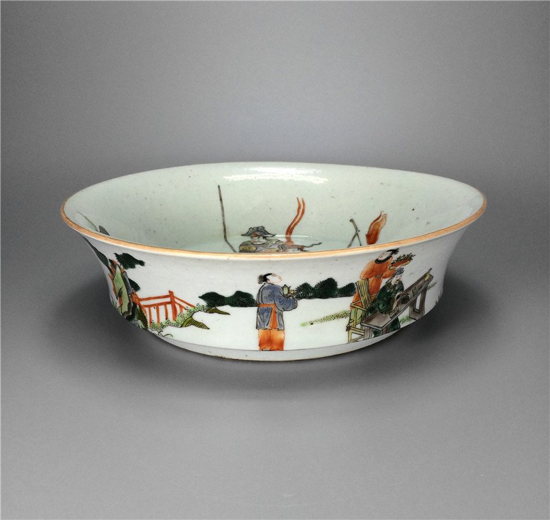 Chinese antiques five-color porcelain bowl.: Chinese antiques five-color porcelain bowl. Measure(inch), Height: 2-7/8, Diameter: 9-3/4 .