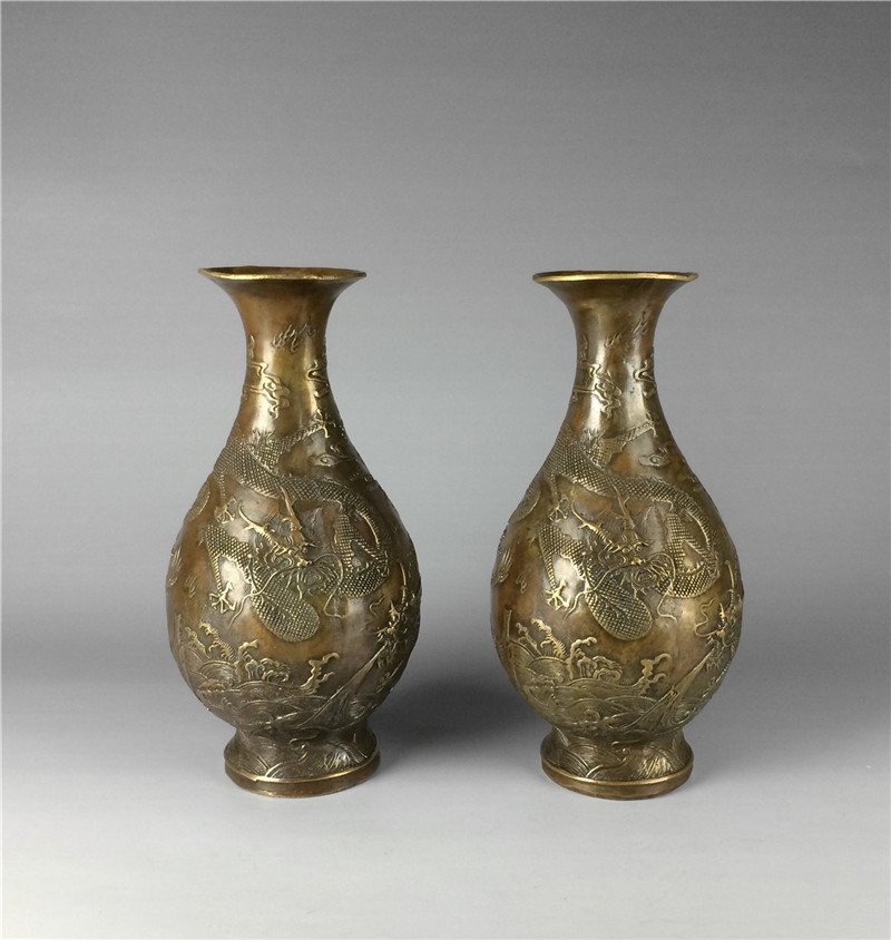 A pair bronze sculpture vases of Qing Dynasty QianLong (1 of 4)