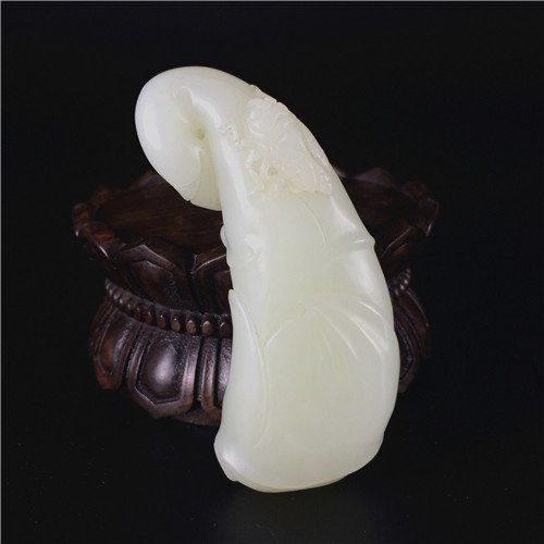 Chinese suet white jade carved, Cicadas lying on the (1 of 7)