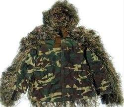 Synthetic Ultra-Light Sniper Ghillie Woodland BDU Jacke: We use Industrial sewing machines to sew a knotted 1" x 1" nylon netting directly to a Military BDU 4 pocket coat. These are made by "ATLANCO". Our Synthetic thread is directly hand tied to this netti