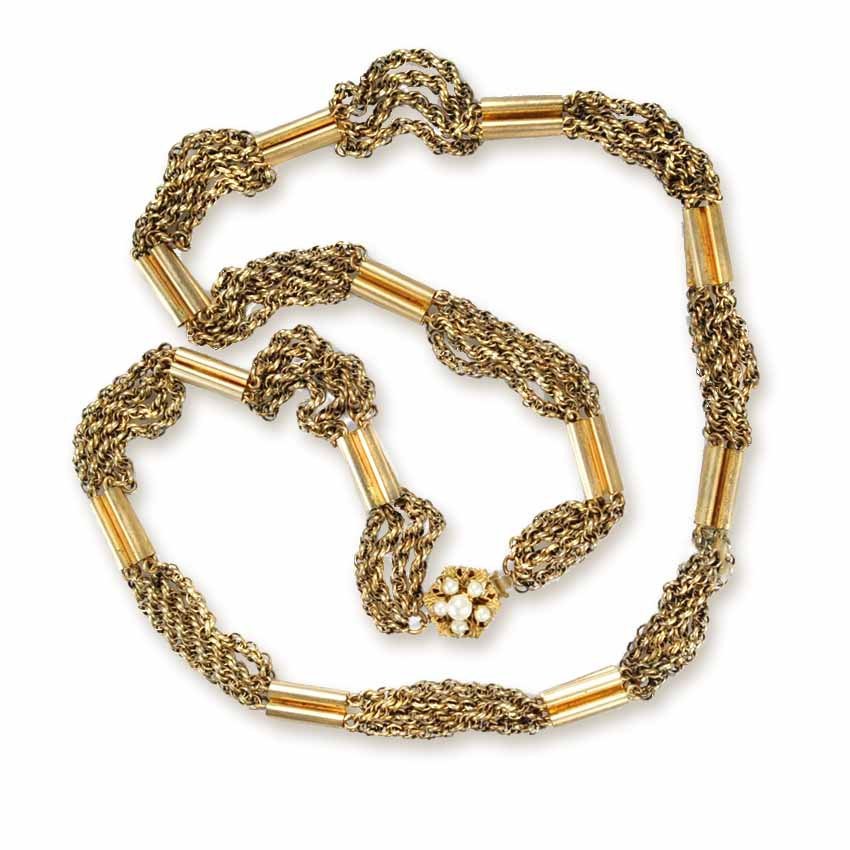 Wonderful vintage necklace hallmarked Miriam Haskell! : wonderful vintage necklace hallmarked miriam haskell! the long necklace has gold gilt stations with multiple chains in between. the necklace is closed with a filigree type clasp with a cluster of crea