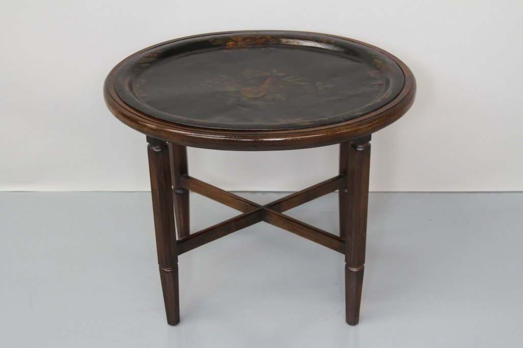 ANTIQUE TOLE TRAY TABLE: 25"H X 31"W X 24"D