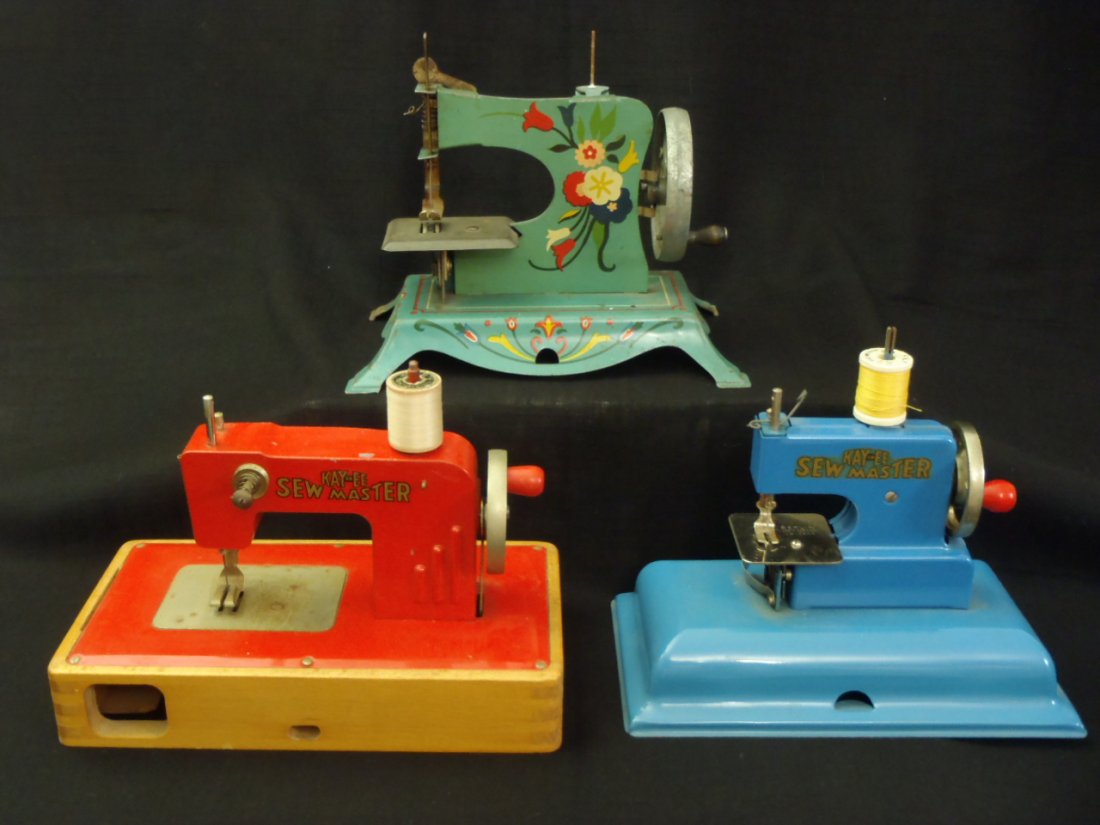 1920-1940 GERMAN CHILD'S TOY SEWING MACHINES LOT OF 3 (1 of 7)