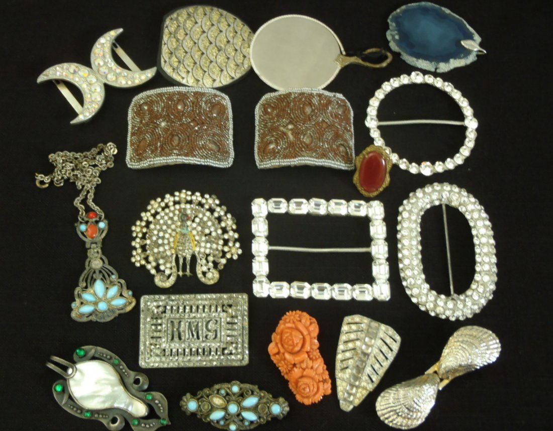 LOT OF ANTIQUE/VINTAGE JEWELRY RHINESTONES BAKELITE (1 of 7)