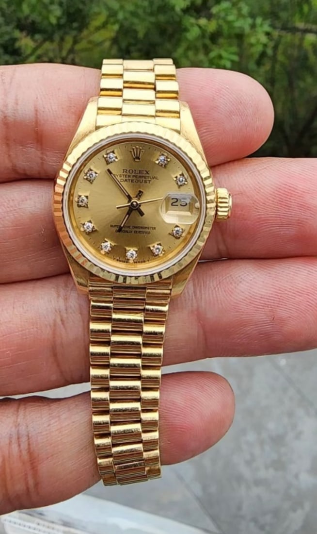 Full 18kt Gold 26mm Factory Diamond Rolex Datejust Comes with Box & Papers: Full 18kt Gold 26mm Factory Diamond Rolex Datejust Comes with Box & Papers -- Full 18kt Gold 26mm Factory Diamond Rolex Datejust Comes with Box & Papers #NGFY21596v8