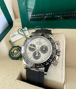 New Rolex 18k White Gold Daytona on Oysterflex Comes with Box & papers: New Rolex 18k White Gold Daytona on Oysterflex Comes with Box & papers #NGFY18305v8