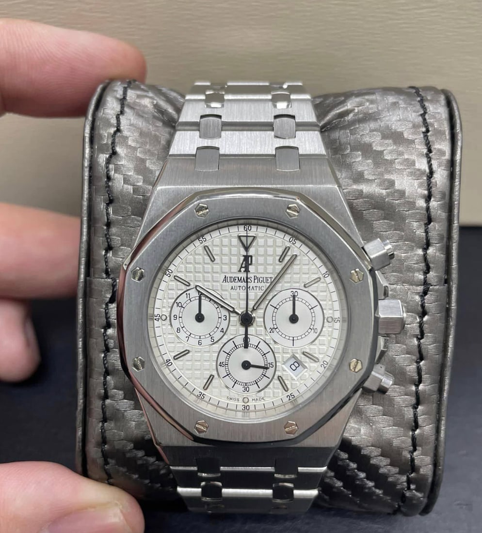 Audemars Piguet 39mm Comes with Box & Papers: Audemars Piguet 39mm Comes with Box & Papers #NGFY19794v8