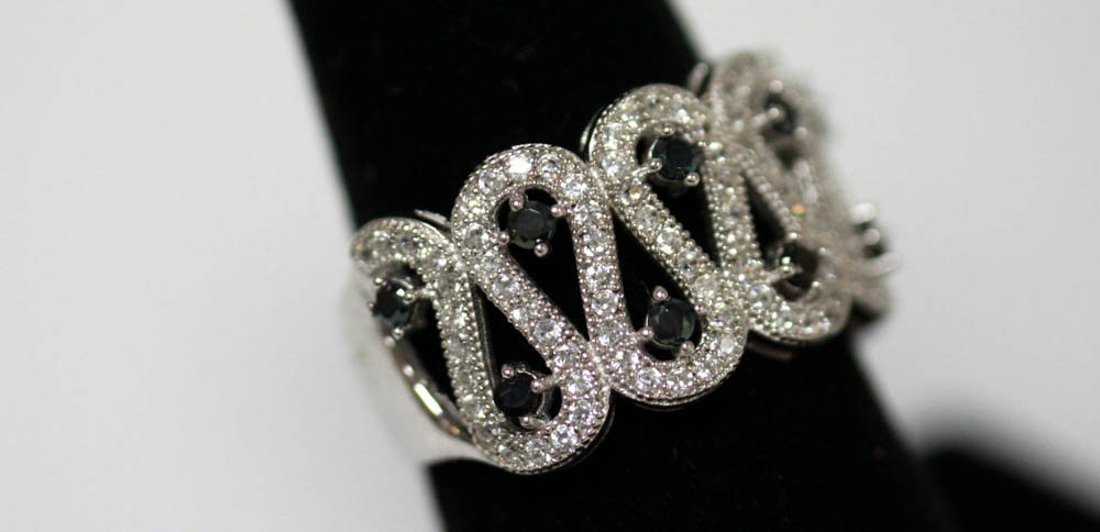 .925 STERLING SILVER MODERN RING W/ CLEAR CZ AND BLACK: .925 STERLING SILVER MODERN RING W/ CLEAR CZ AND BLACK **|**|** .925 STERLING SILVER MODERN RING W/ CLEAR CZ AND BLACK CZ SIZE:8 #68488v1