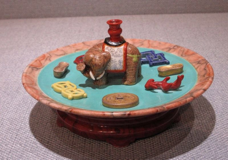 A Famille-Rose Babao Incense: Dimension:D12.5cm H6cm