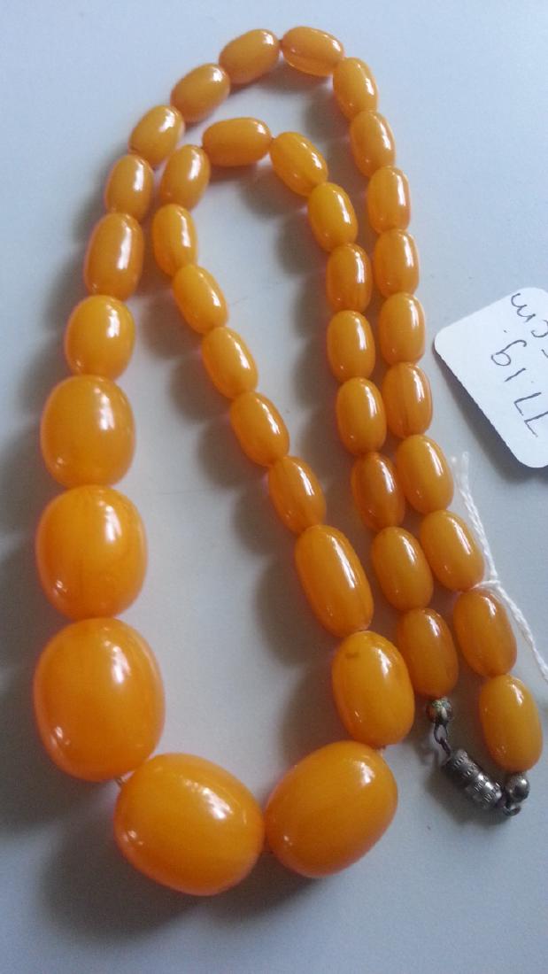 BUTTERSCOTCH AMBER NECKLACE (1 of 4)