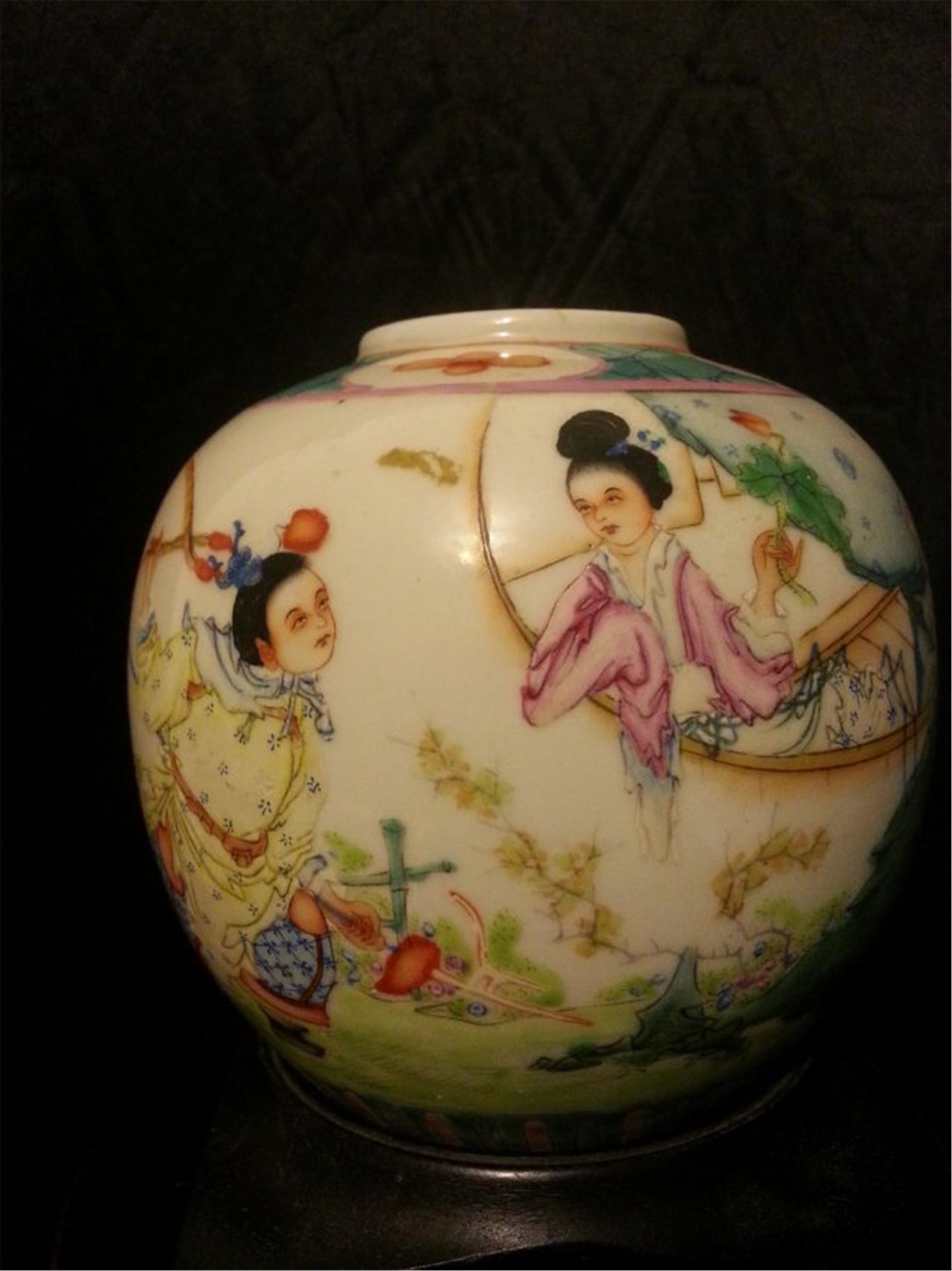 Antique Chinese Famille Rose Porcelain Bow JAR: Antique Chinese Famille Rose Porcelain Bowl JAR H 12CM