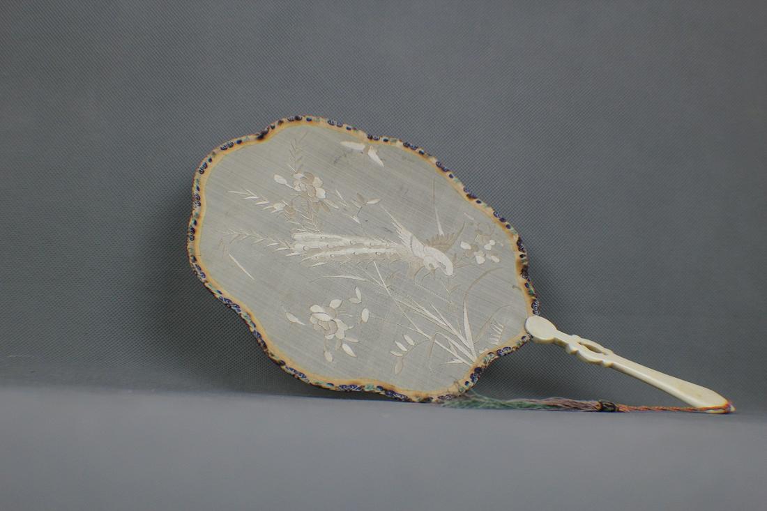 QING DYNASTY circular fan (1 of 2)