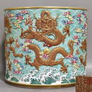 Qing Dynasty Qianlong Xiangyun Wulong pen holder, height 15.7 cm, diameter 18 cm