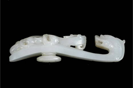Qing Dynasty Hetian Jade Tie Hook: Qing Dynasty Hetian Jade Tie Hook Hardness test, the knife cuts through the corners without leaving any marks. The hardness reaches the standard of Hetian jade