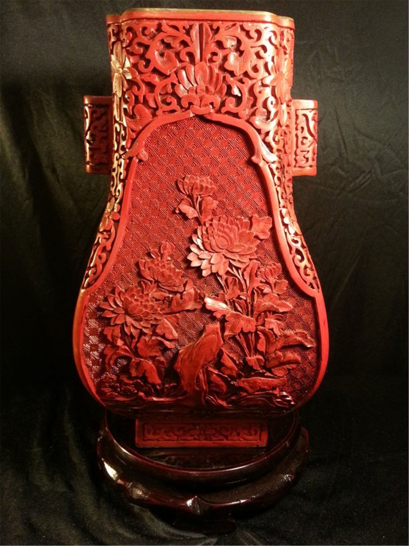 Very Large Old Chinese carved cinnabar lacquered (1 of 7)