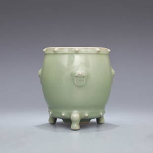 Song Dynasty Longquan Kiln Plum Green Three-legged Drum Nail Censer: Song Dynasty Longquan Kiln Plum Green Three-legged Drum Nail Censer Height 12.70CM Caliber 9.80CM Belly Diameter 11.50CM Base Diameter 9.10CM