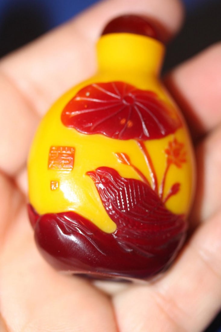 CHINESE SNUFF BOTTLE: CHINESE SNUFF BOTTLE