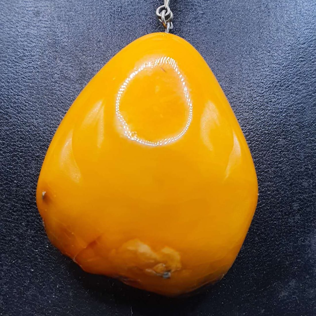 Amber pendant NECKLACE (1 of 5)