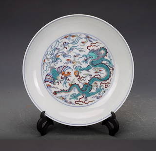 Qing Yongzheng porcelain Doucai dragon and phoenix pattern plate W 21 cm: Qing Yongzheng porcelain Doucai dragon and phoenix pattern plate W 21 cm
