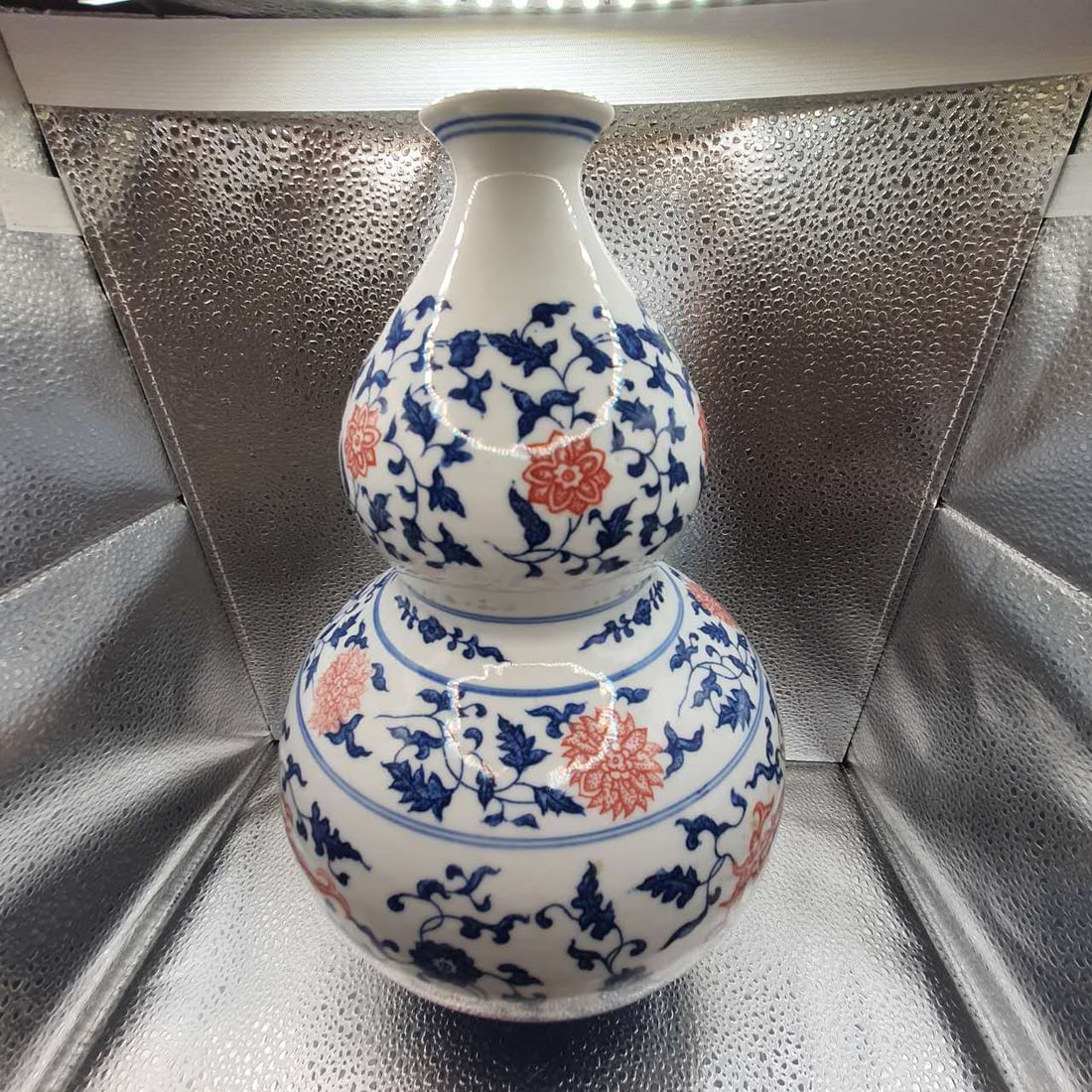 Blue and white alum red gourd vase Qing Dynasty Yongzheng mark (1 of 7)