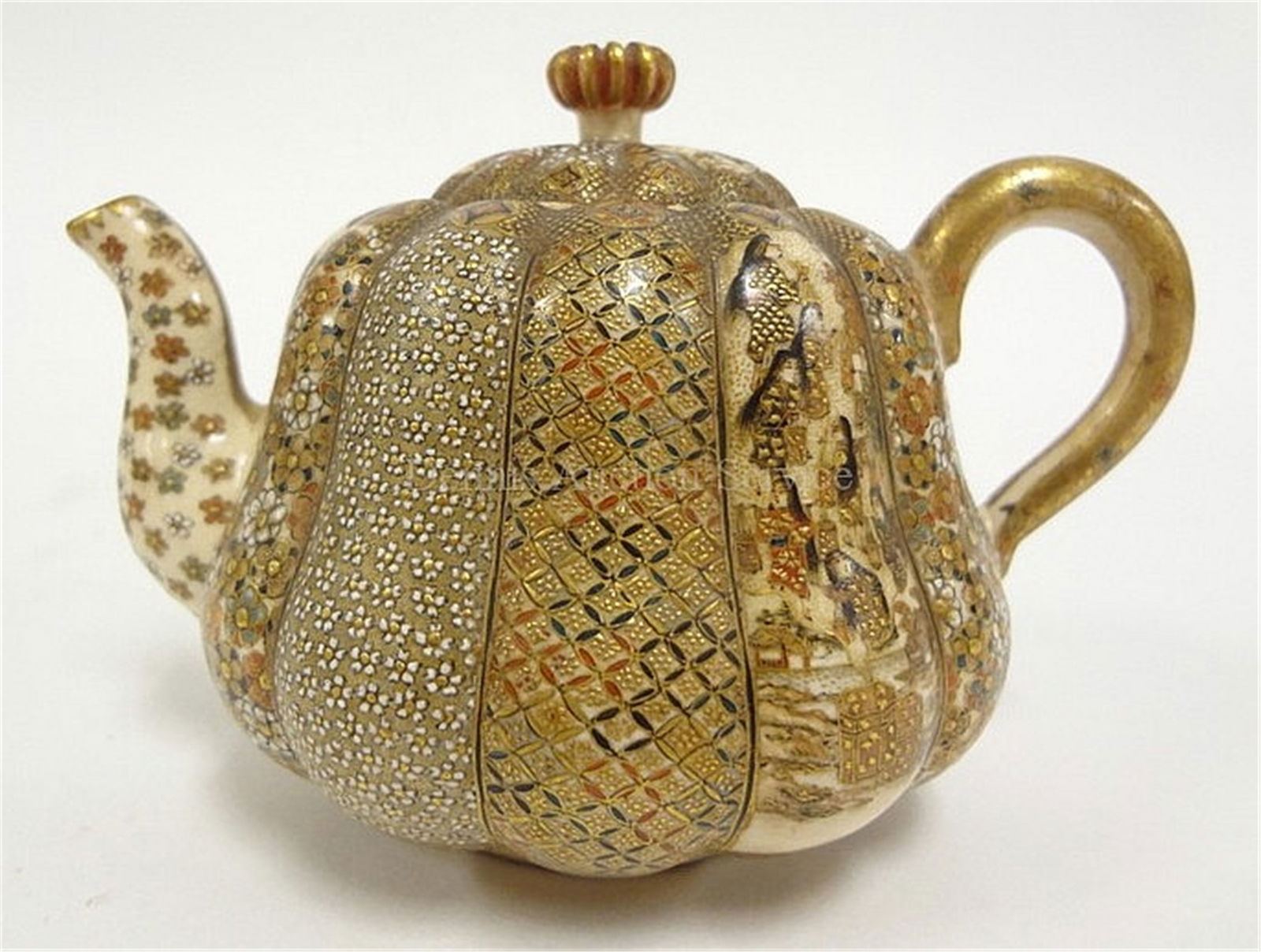 JAPANESE SATSUMA TEAPOT (1 of 4)