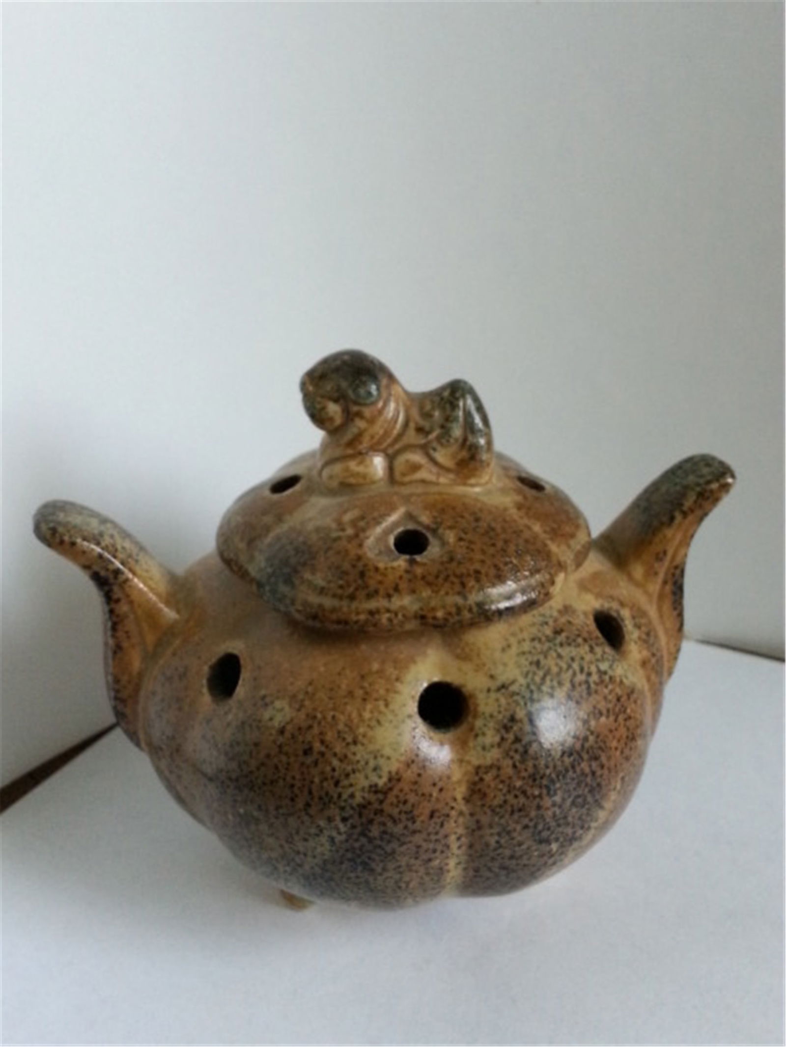 porcelain incense burner (1 of 6)