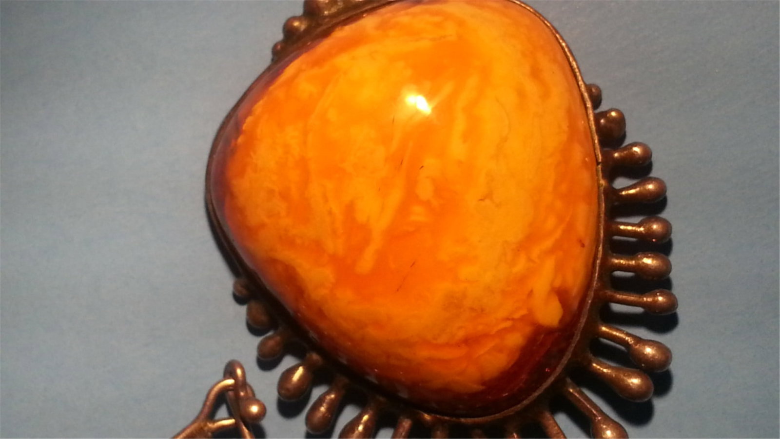 NATURAL BUTTERSCOTCH AMBER NECKLACE: NATURAL BUTTERSCOTCH AMBER NECKLACE 27g ?? with chain 47g ??