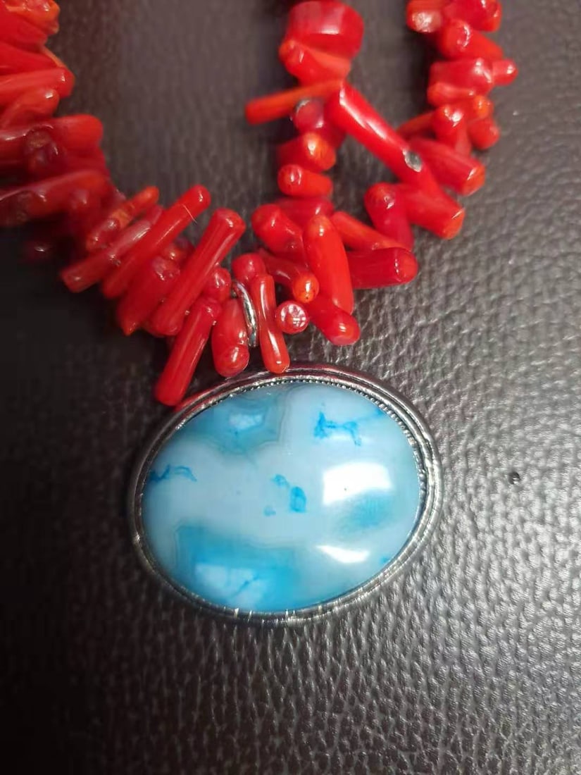 Coral necklace (1 of 6)