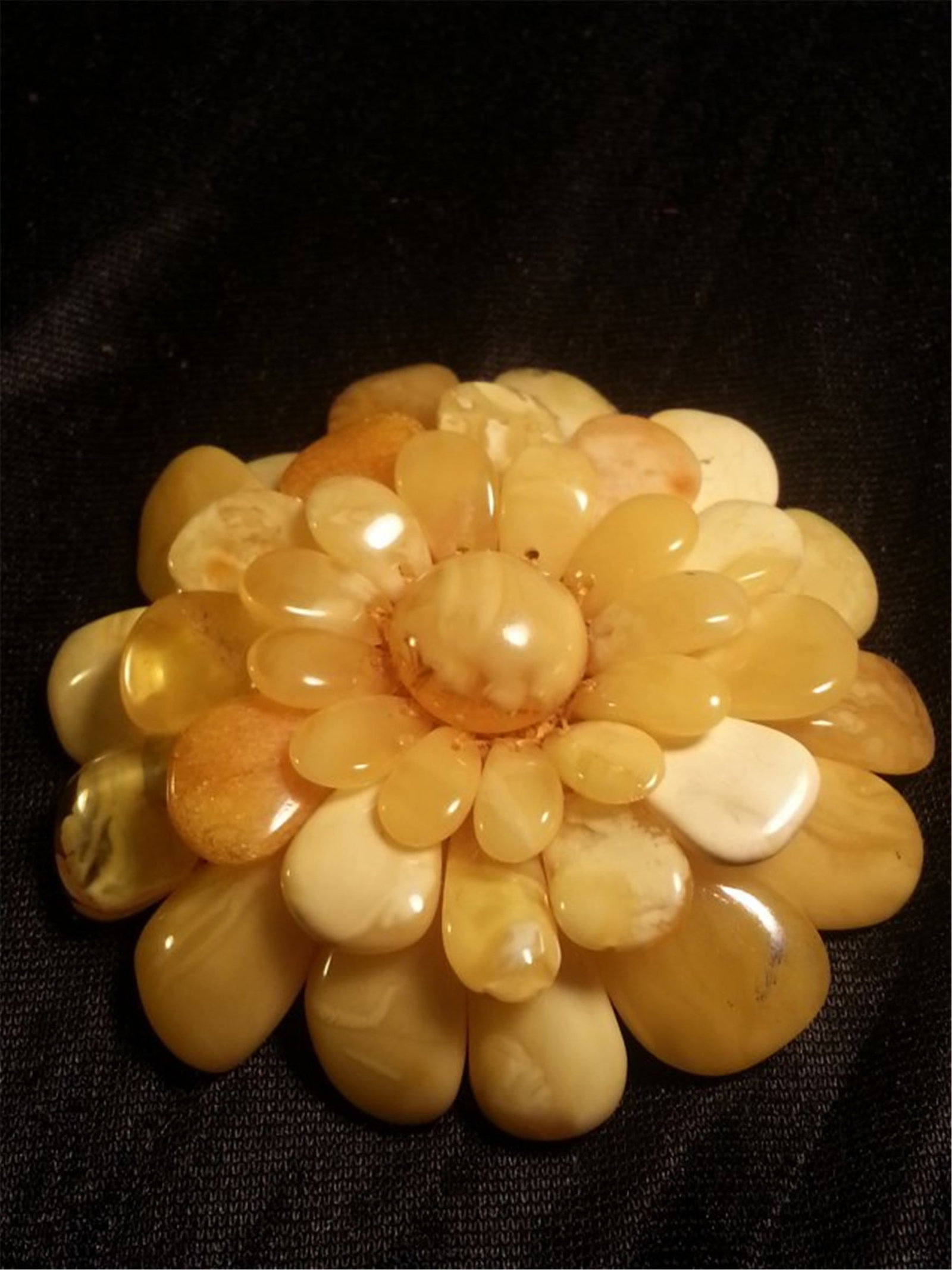 NATURAL AMBER: NATURAL AMBER