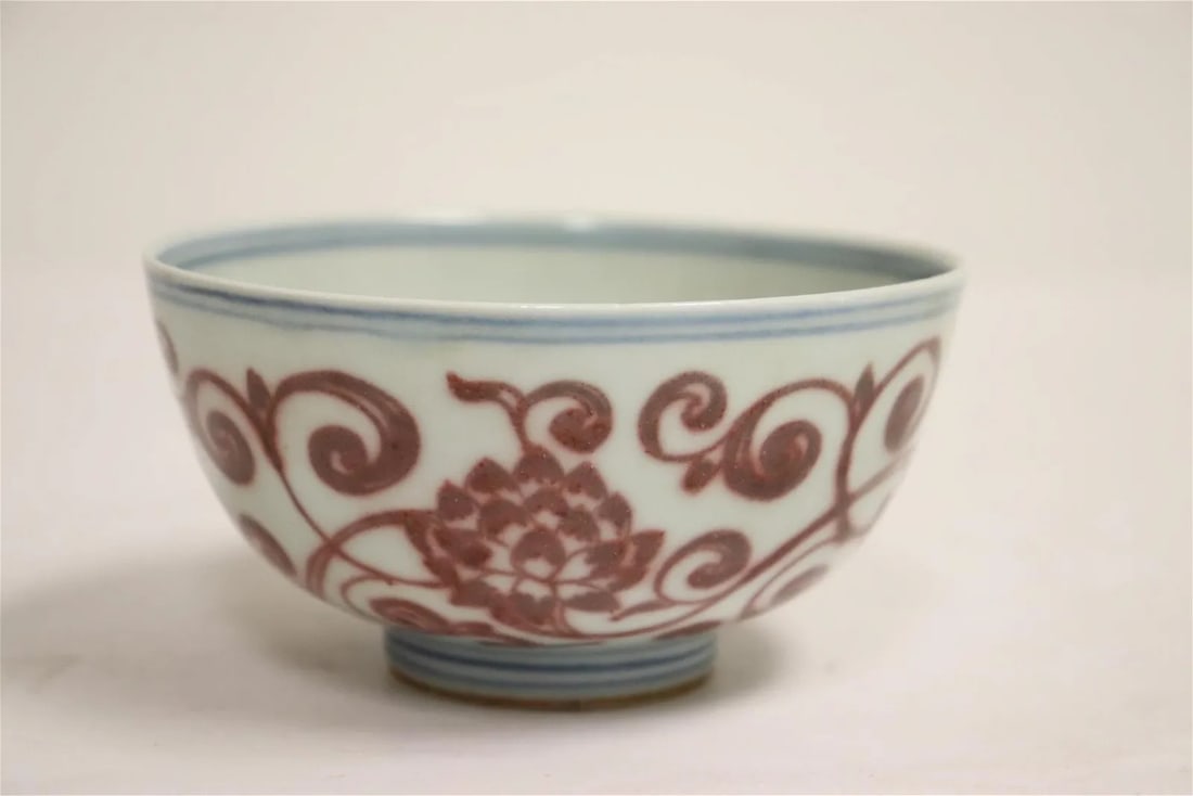 Copper-red and W/B bowl marked Ming, Jiajing period (1 of 8)