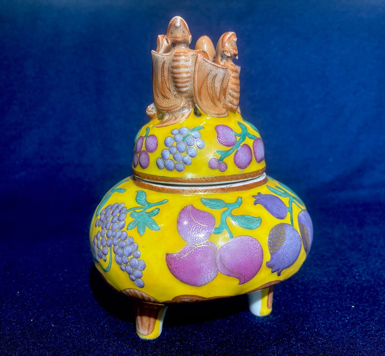 Gild Enamel censer w/ four bats on top and season fruit onside, marked Qian Long Qing Dynasty (1 of 7)