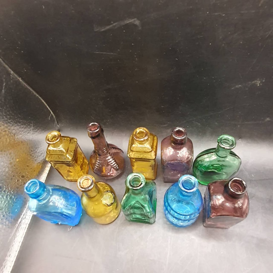 10 pieces Old glass small bottle (1 of 4)