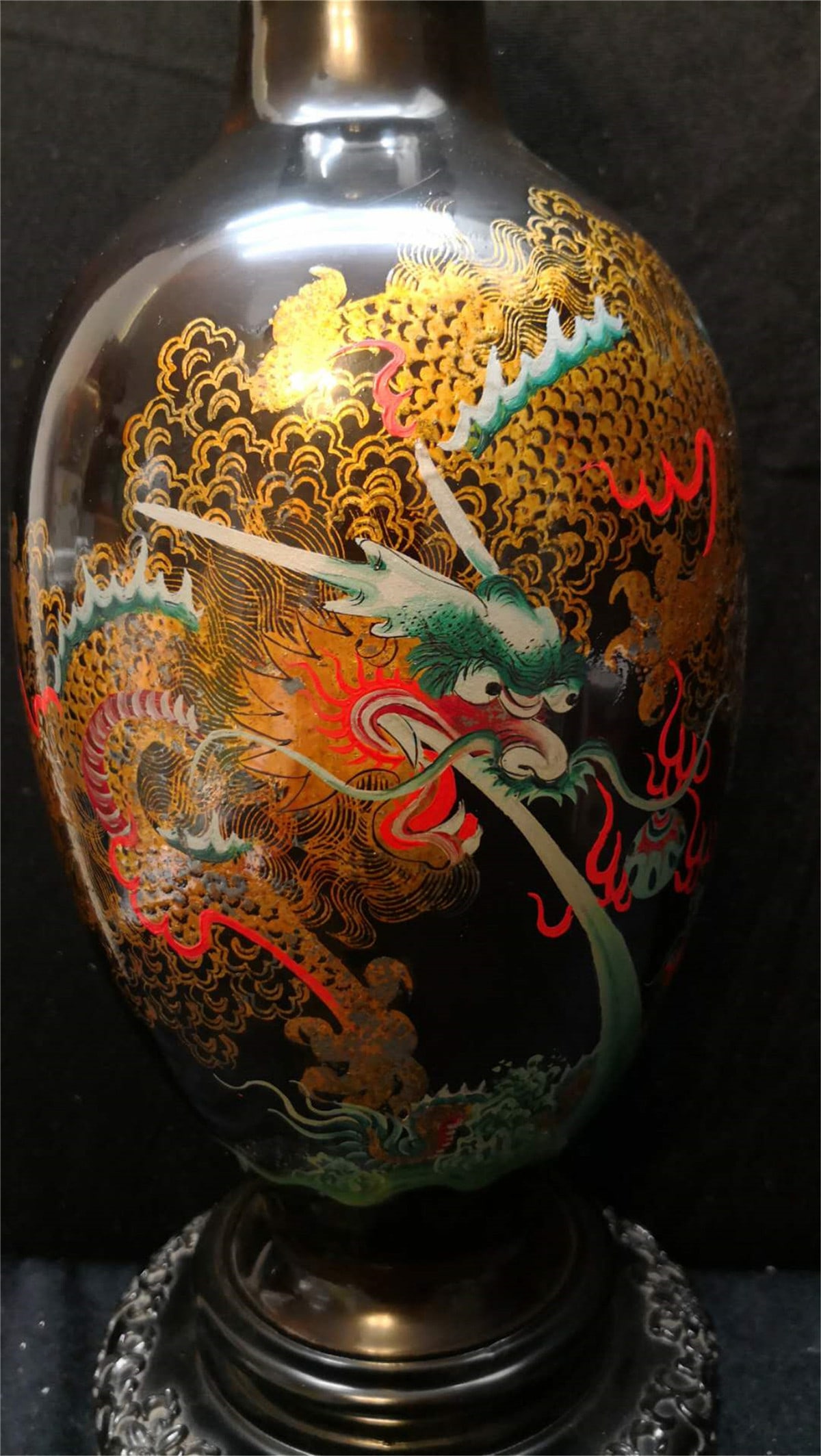 Bodiless lacquer vase - 2