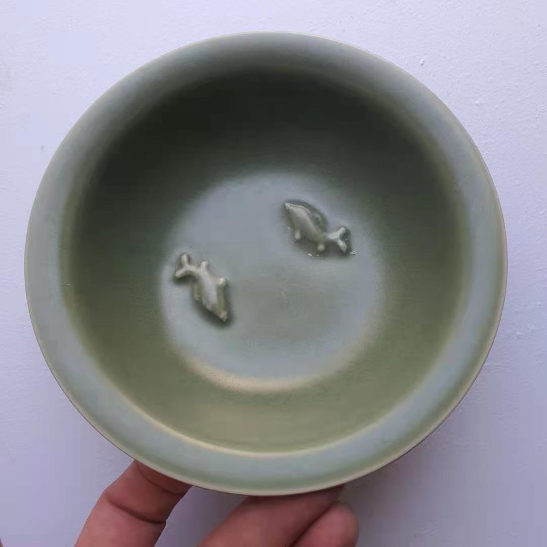 A double fish bowl: A double fish bowl