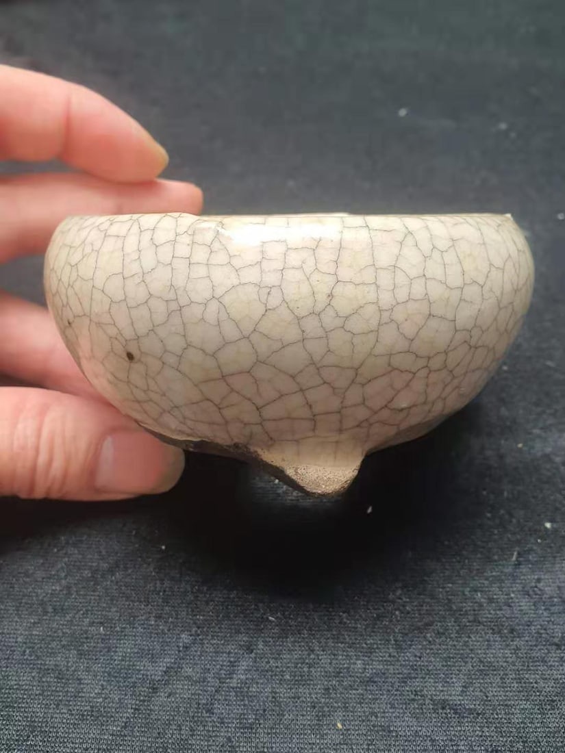 Antique Porcelain Dish: Antique Porcelain Dish