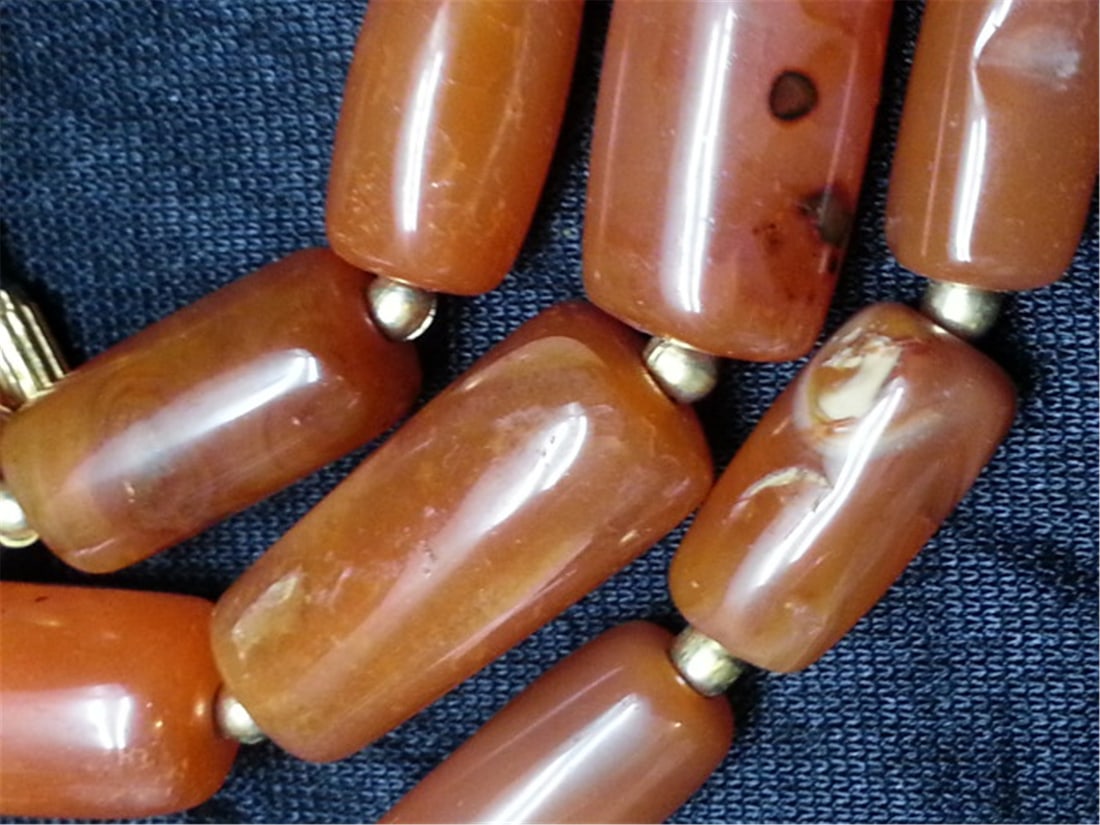 Old agate necklace (1 of 9)
